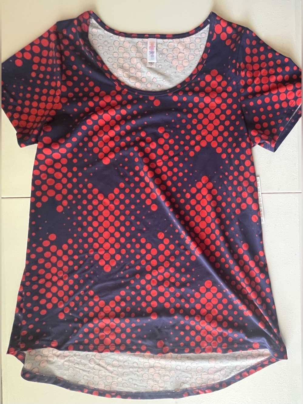 Lularoe Classic Tee - Size Small
